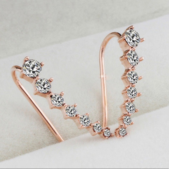 NEW IN! Gold and diamond studded Earrings - Picture 2 of 2